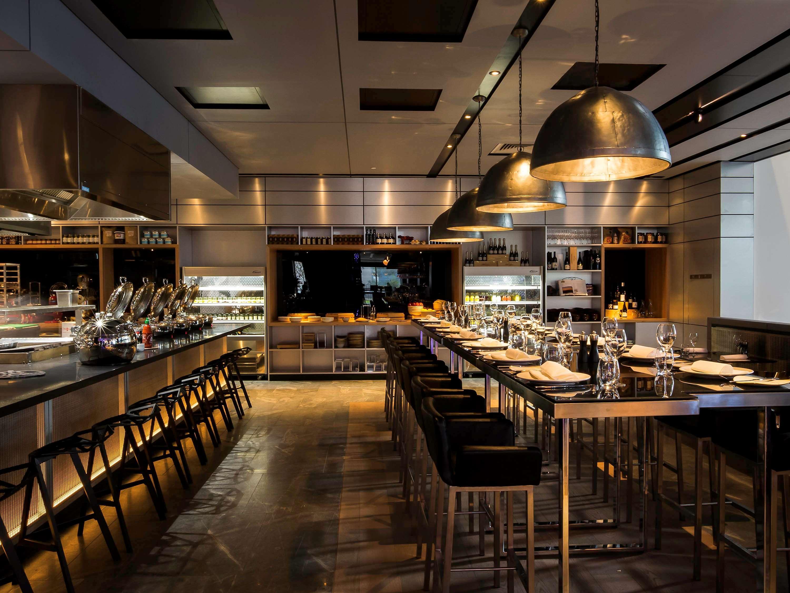 Pullman Sydney Airport Hotel Eksteriør billede Interior of the restaurant