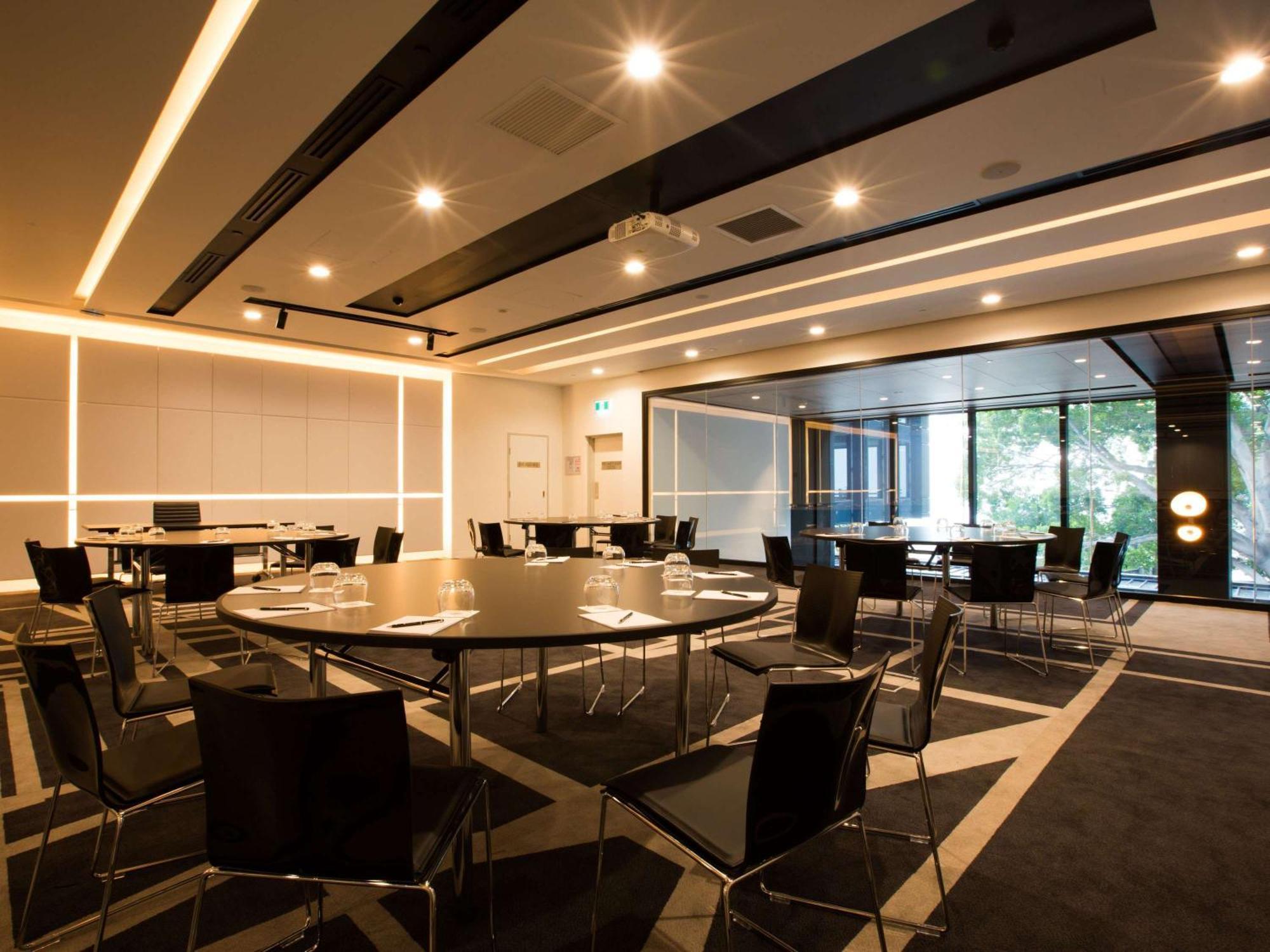 Pullman Sydney Airport Hotel Eksteriør billede The University of Melbourne's Centre for Values, Ethics and Society