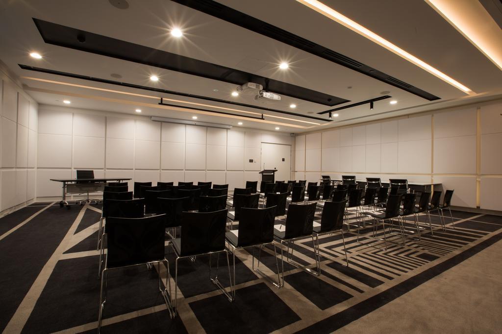 Pullman Sydney Airport Hotel Eksteriør billede The meeting room